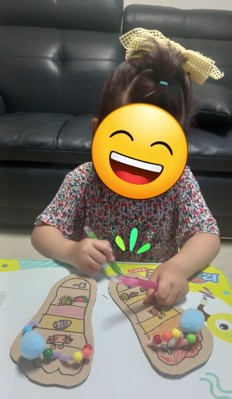 "제가 했어요!" 💖 칭찬 한마디에 '세상 다 가진듯' 행복해진 꼬마 디자이너들! 활동 사진 3