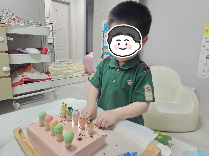 내가 만든 달콤한 아이스크림 가게! 미니 아이스크림 만들기 🍦✨ 활동 사진 1